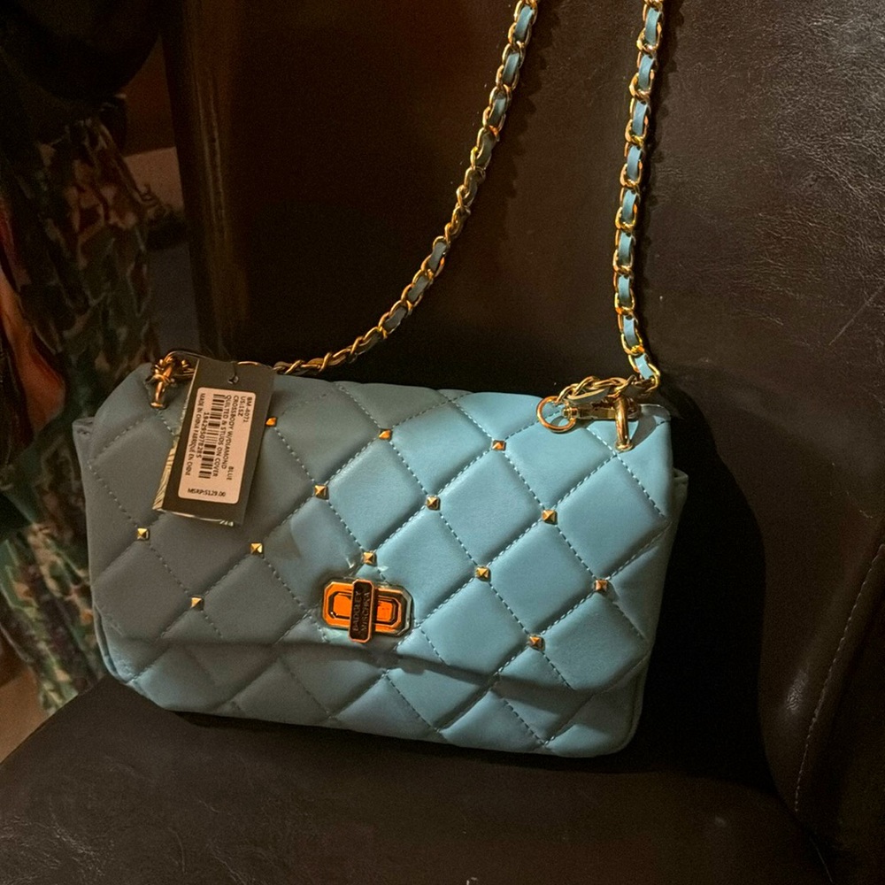 NWT BADGLEY MISCHKA CROSSBODY DIAMOND QUILTED BAG WITH GOKD DIAMOND STUDS